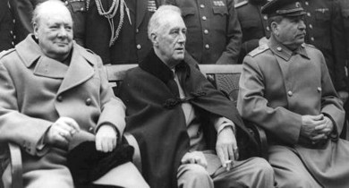 Churchill, Roosevelt e Stalin na Conferência de Yalta, 1945