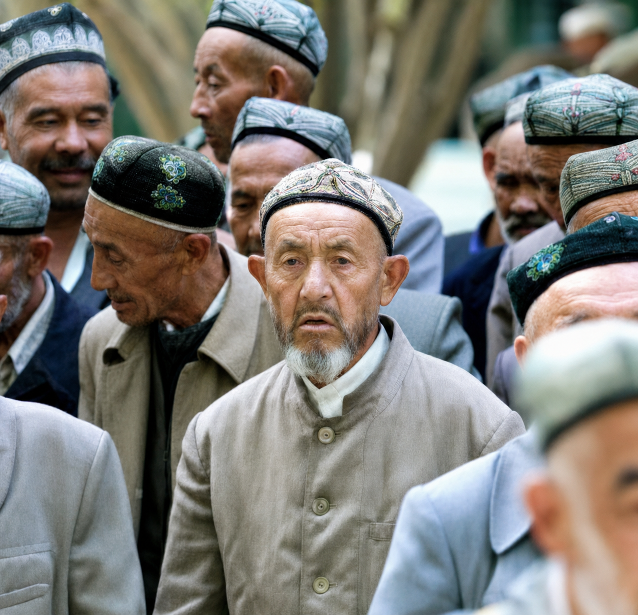Uigures, povo túrquico e muçulmano que habita majoritariamente a região autônoma de Xinjiang, noroeste da China